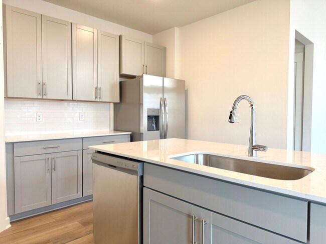 Building Photo - 1333 Gentry Dr