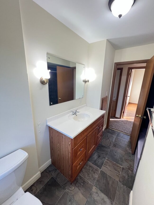 Building Photo - AVAILABLE JUNE 2025! HUGE 5 Bedroom, 2 Bath Home by UMD!