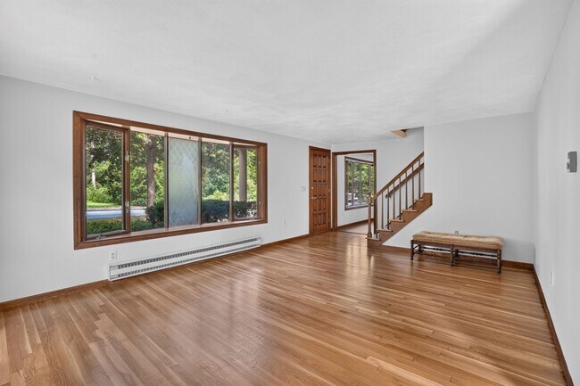 Building Photo - 375 Kendall Rd