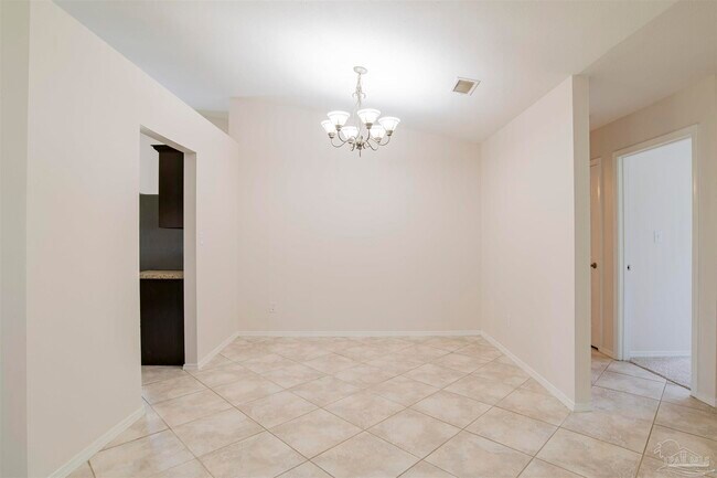 Building Photo - 4012 Shorewood Dr