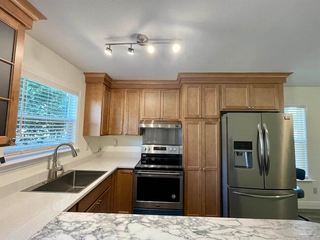 Building Photo - 5864 Tanglewood Dr