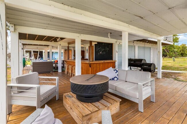 Building Photo - 9750 LITTLE GASPARILLA Is