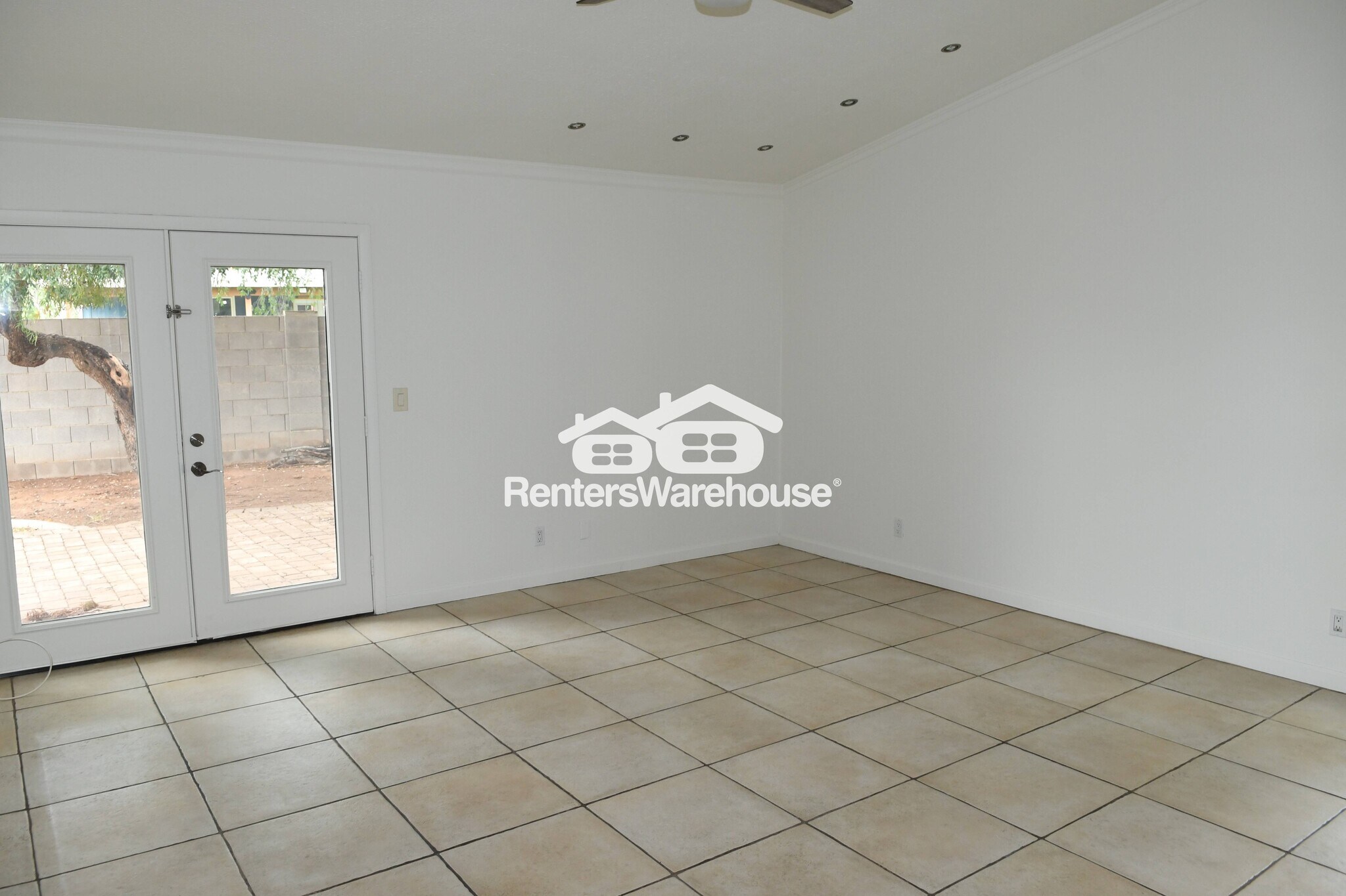 Building Photo - 938 N Evergreen Ct