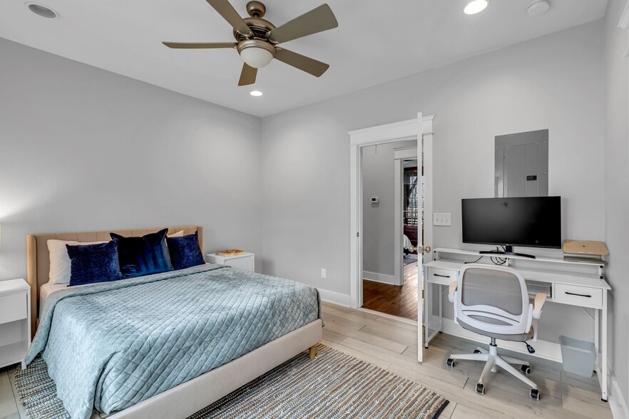 Building Photo - 1209 Davidson St