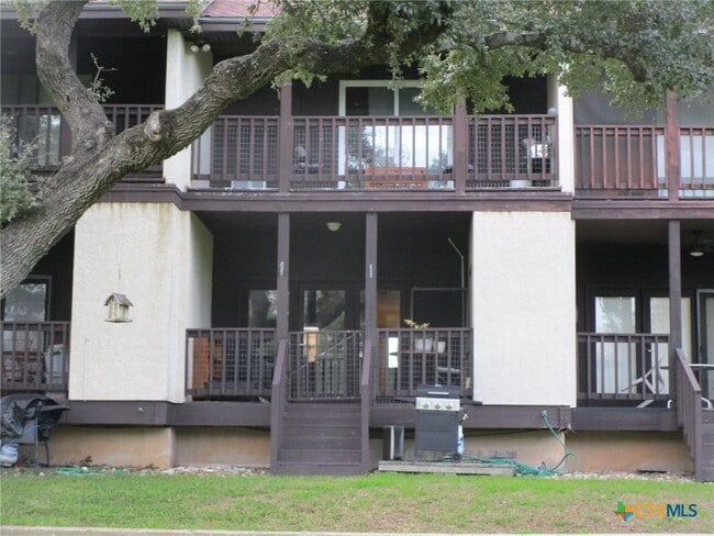 Building Photo - 421 Watts Ln