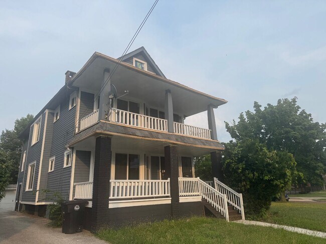 Building Photo - 395 E 149th St