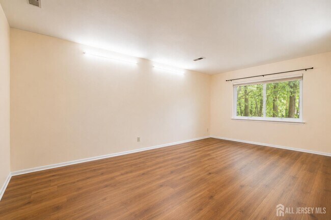 Building Photo - 201 Edison Glen Terrace