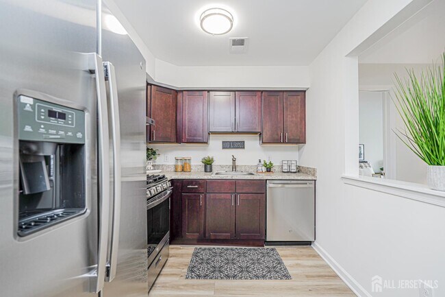 Building Photo - 1227 Waterford Dr