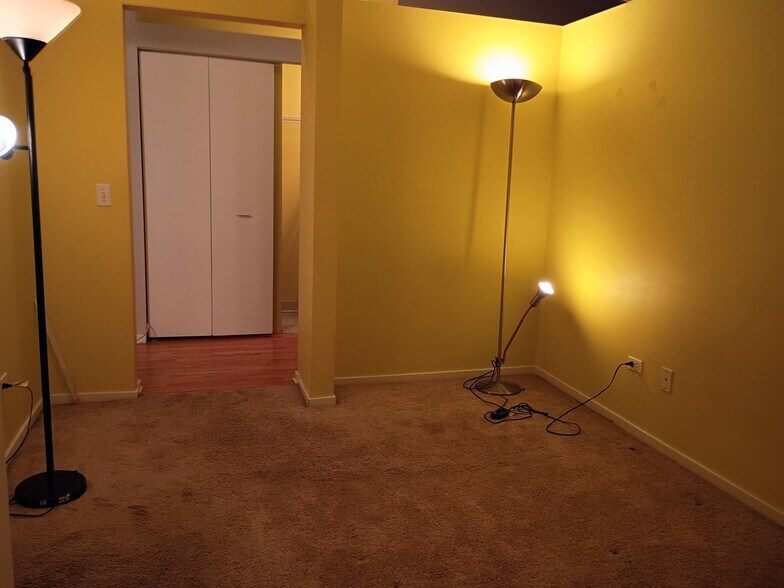 Building Photo - 208 W Washington St