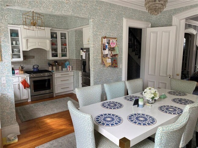 Building Photo - 40 Trumbull St