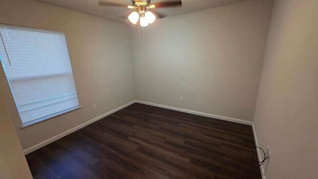 Building Photo - 5834 NW Coosa Dr