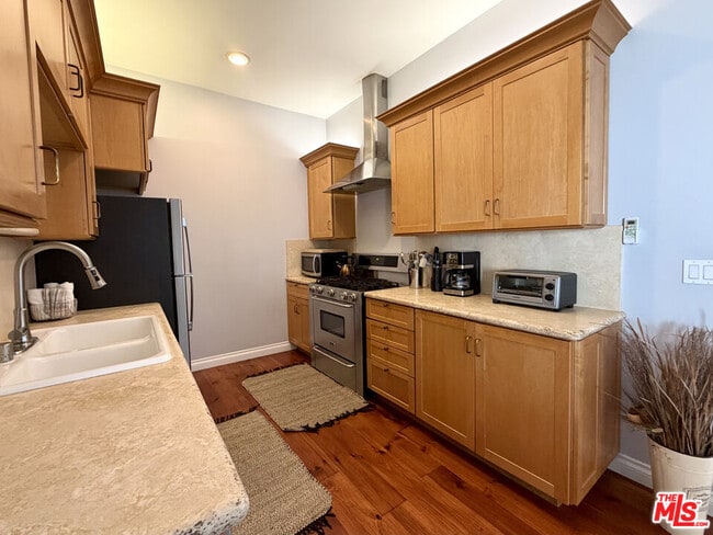 Building Photo - 3950 Las Flores Canyon Rd