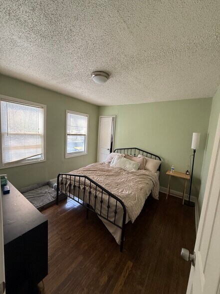 Building Photo - 5119 Paseo Blvd