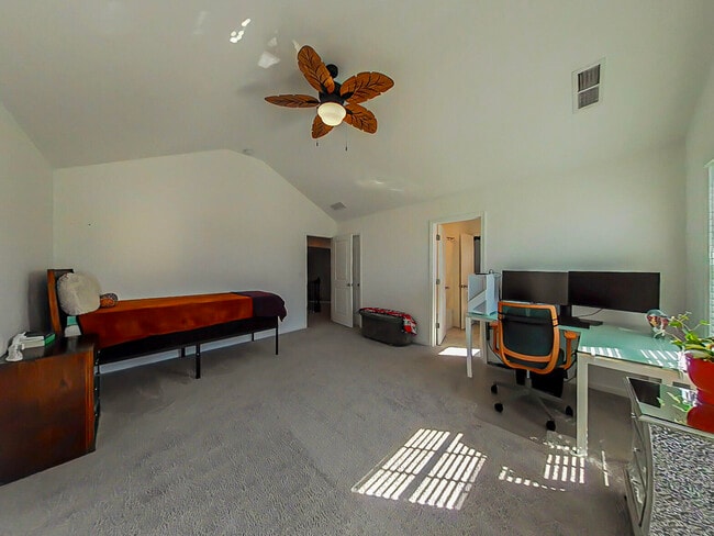 Building Photo - 2305 Sheridan Dr