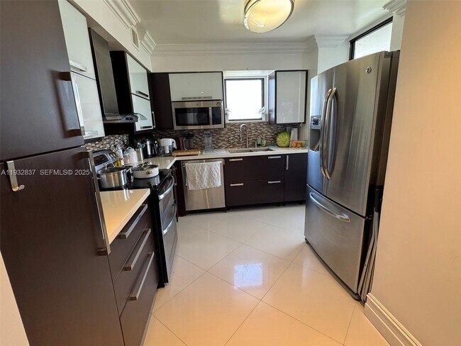 Building Photo - 3300 NE 192 St