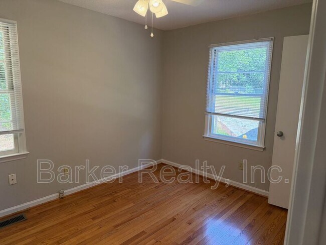 Building Photo - 12019 Holmes Hollow Rd