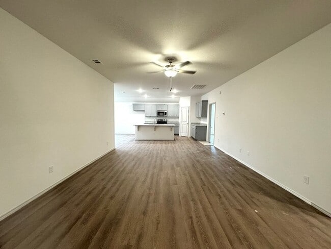 Building Photo - 2610 S County Rd