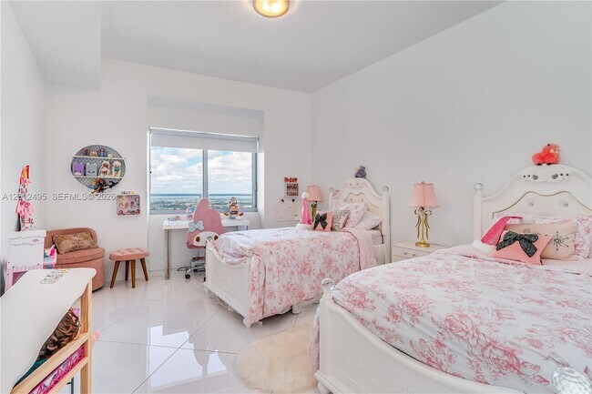 Building Photo - 1100 Biscayne Blvd