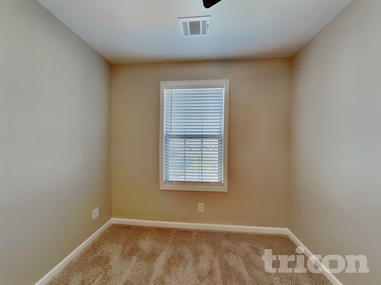 Building Photo - 220 Signature Pl