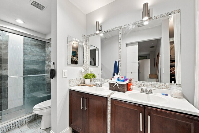 Building Photo - 2581 Carambola Cir N