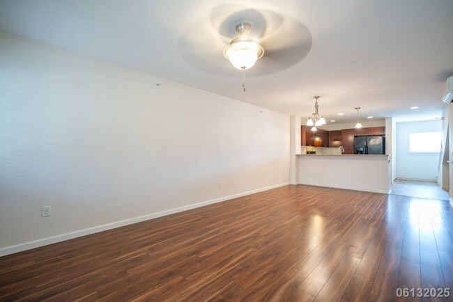 Building Photo - Available for move in on 7/8/25.   2 bedro...
