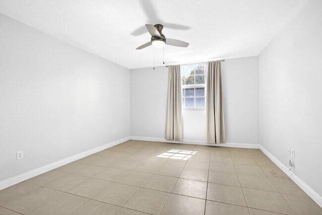 Building Photo - 610 Clematis St