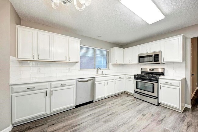 Building Photo - 9113 Edwardson Ln