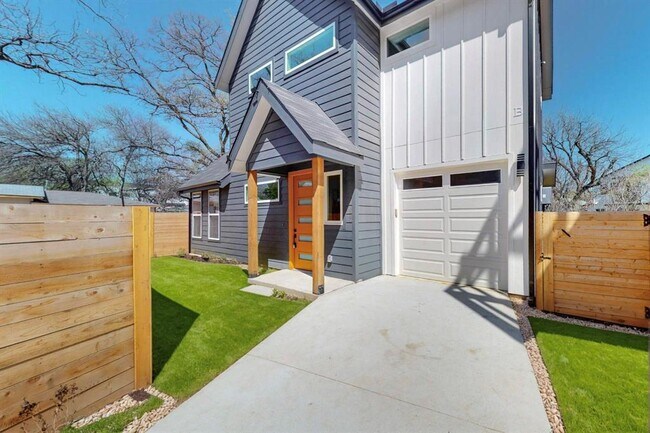 Primary Photo - 4800 Prock Ln