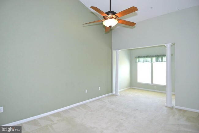 Building Photo - 1005 Samantha Ln