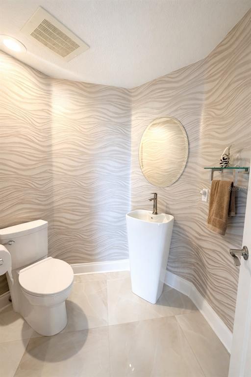 Building Photo - 6025 Sun Blvd