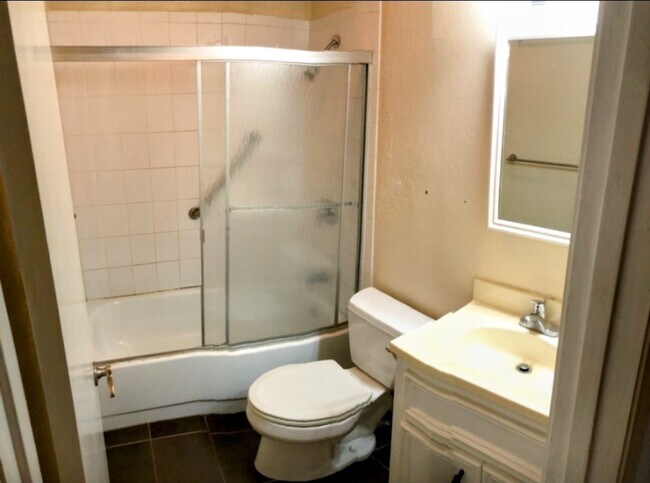 Building Photo - 17902 Strack Farm Rd