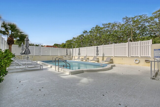 Pool - 1501 S Flagler Dr