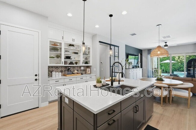 Building Photo - 3429 E Pinto Dr