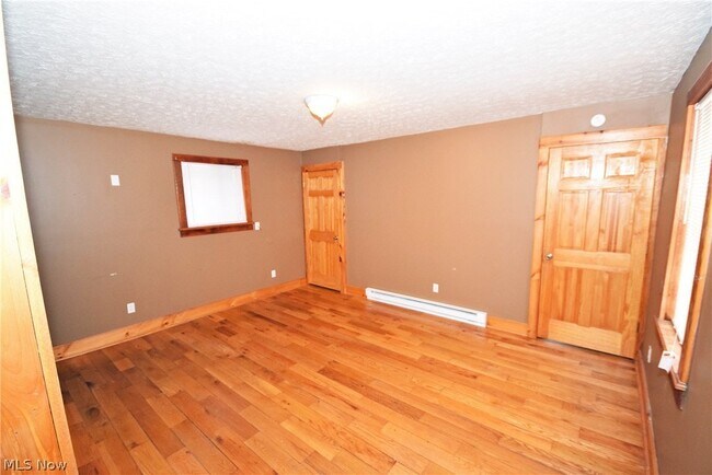 Building Photo - 668 Sumner St