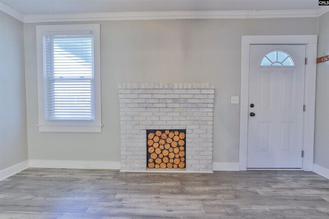 Building Photo - Adorable 3BR/1.5BA Renovated Bungalow Near USC – PRE-LEASING FOR 2026-2027 SCHOOL YEAR