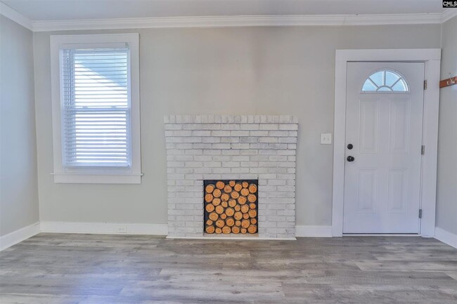 Building Photo - PRE-LEASE! Newly Renovated 3-bd, 2-ba hous...