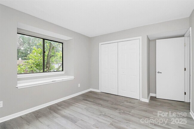 Building Photo - 3240 Heathstead Place