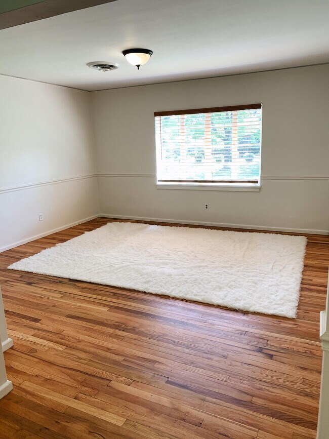 Primary Photo - 501 Milledge Rd