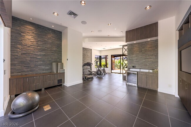 Building Photo - 1501 Foothills Village Dr
