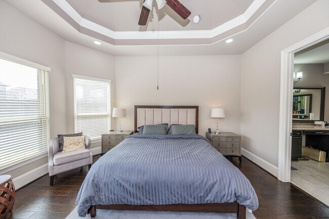 Building Photo - 10010 Cypress Path