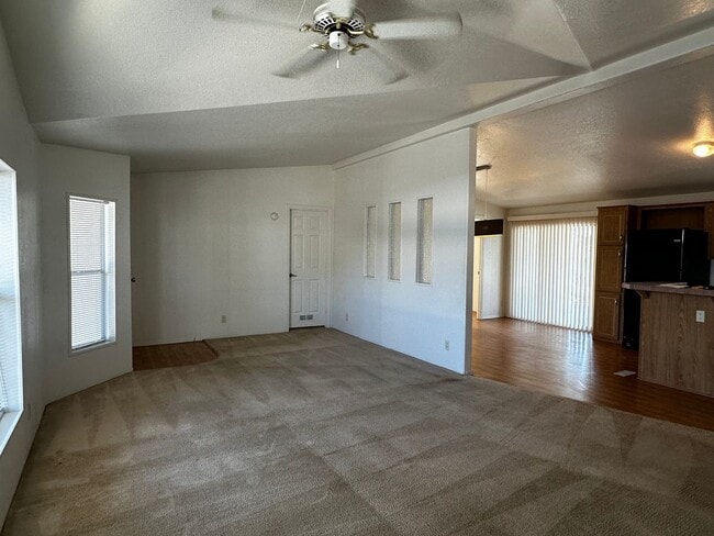 Building Photo - Coolidge 3 Bedroom 2 Bathroom Home Under $1,500!