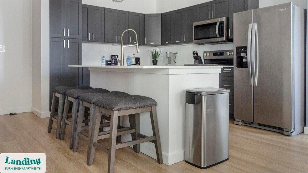 Building Photo - 650 N Main St