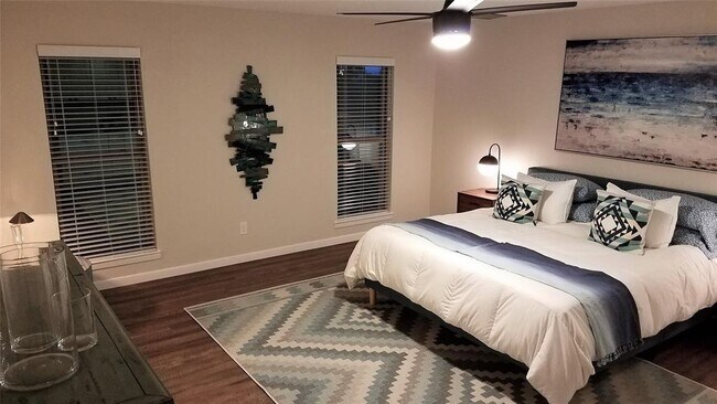 Building Photo - 2055 Island View Dr