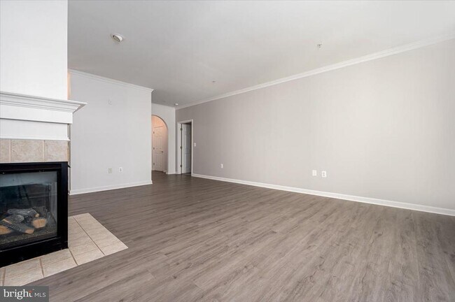 Building Photo - 921 Spinnaker Way