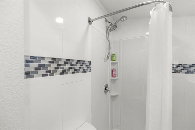 Building Photo - 5808 Community Dr