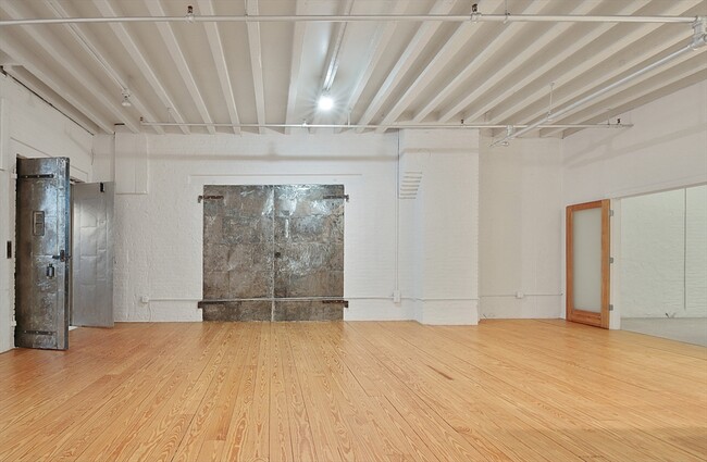 Building Photo - 107 South St