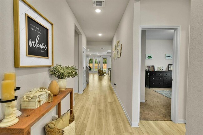 Building Photo - 632 Friar Tuck Dr