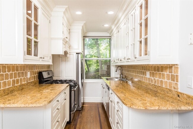 Building Photo - 64 Sagamore Rd