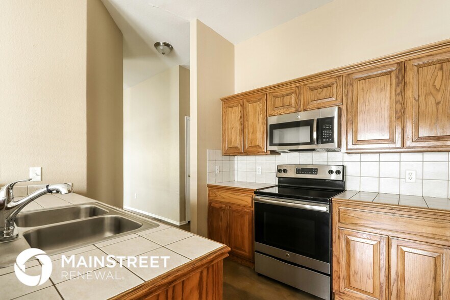 Building Photo - 17721 Gold Dr