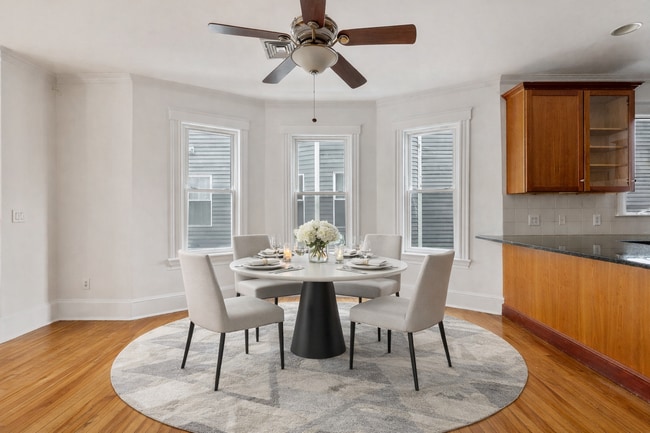 Building Photo - 114 Trowbridge St